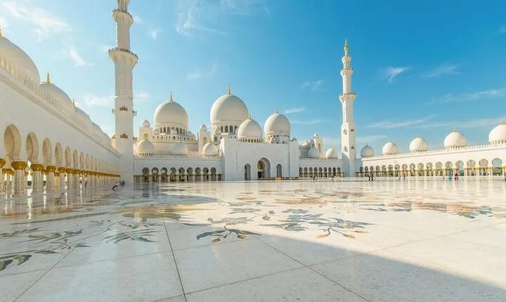 Abu Dhabi City Tour – Full Day Sightseeing with Grand Mosque