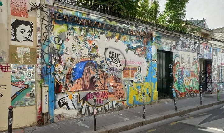 Chanson and Musical Tour in Paris