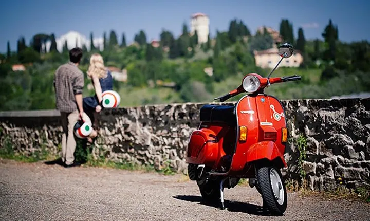 Vespa tour in Tuscany (Guided)