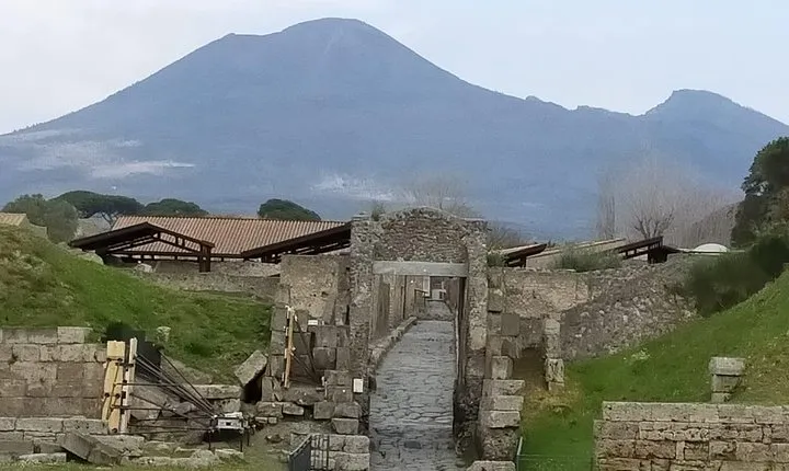 Private Archaeologist service to explore Pompeii's secrets any time ticket incl.