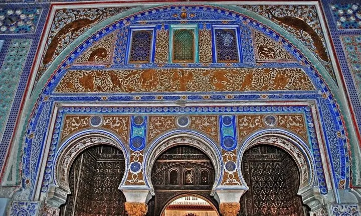 Alcázar and Jewish Quarter Guided Walking Tour in Seville