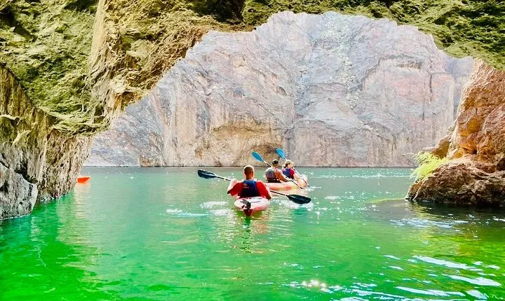 Self-Drive Emerald Cave Kayak Tour—Guided Willow Beach Paddle