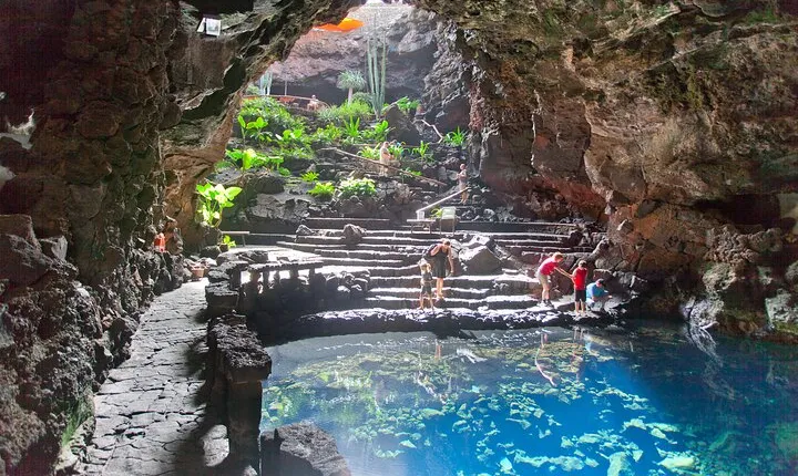 Private luxury Tour of Jameos del Agua and Cueva de los Verdes in Lanzarote