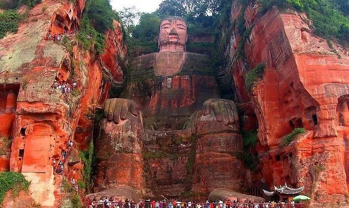 Private Leshan Giant Buddha and Tea-Making Day Tour