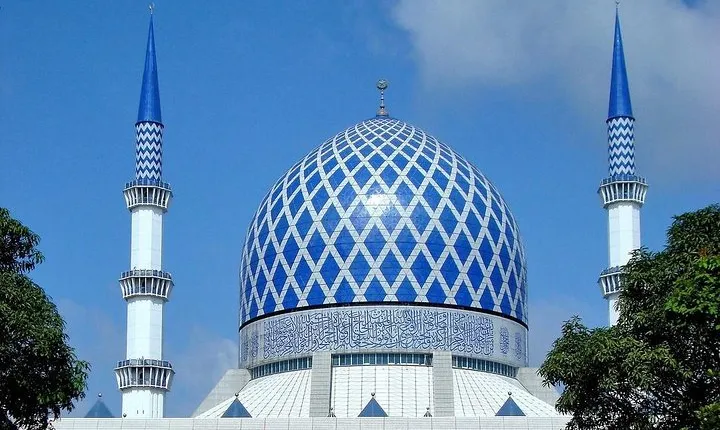 Blue Mosque And Batu Caves Tour
