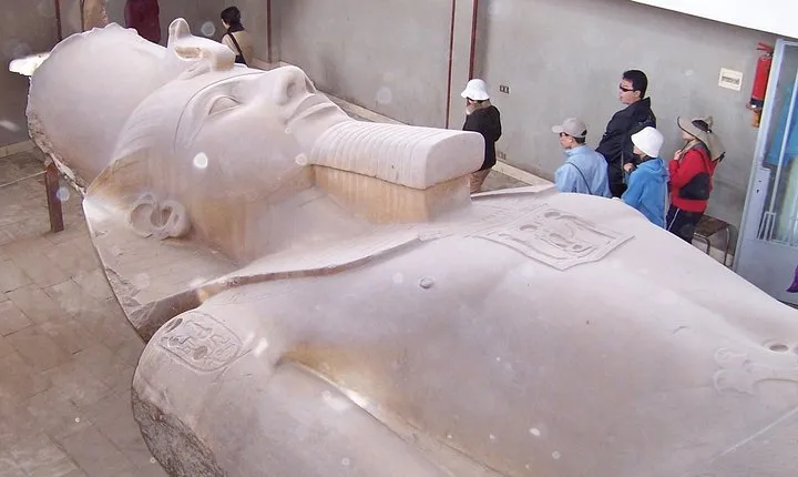 Full Day Tour to Pyramids of Giza Sphinx, Saqqara Step Pyramids and Memphis