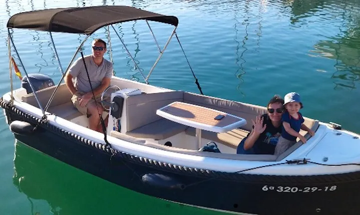 Boat Rental Without License in Benalmádena