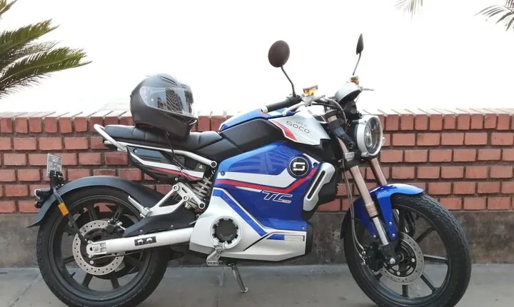 Electric Motorcycle Rental in Miraflores