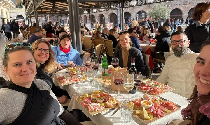 Verona Local Food Tasting and Walking Tour with Cable Car
