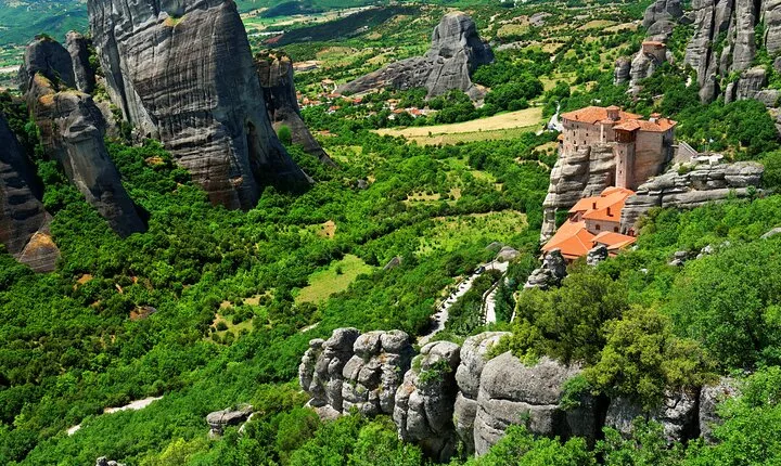Private Day Trip to Meteora and Thermopylae