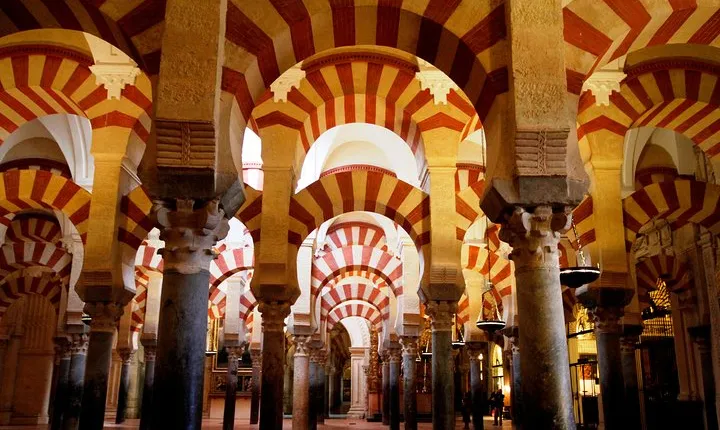 Cordoba Mosque & Jewish Quarter Guided Tour with tickets