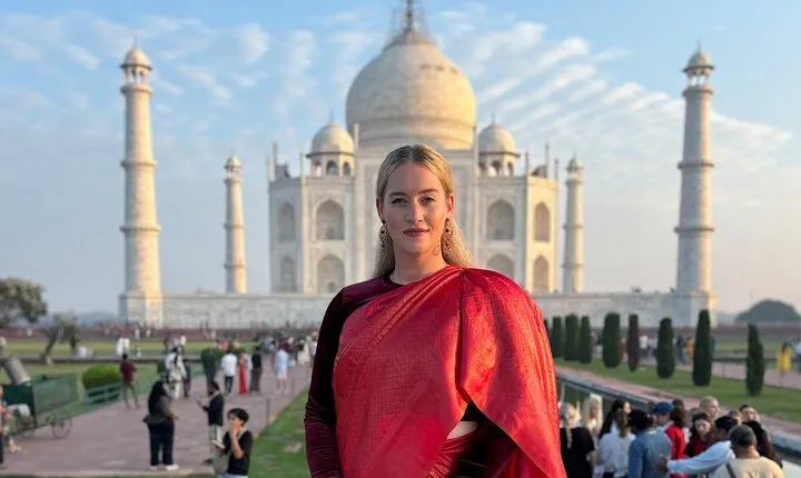 From Delhi: Taj Mahal, Agra Fort & Baby Taj by Car and Guide