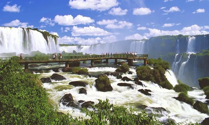 Iguassu Falls Brazilian Side: Macuco Safari, Helicopter Flight and Bird Park