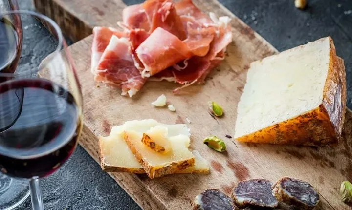 Barcelona Countryside Fullday Wine and Cava Tastings with Lunch