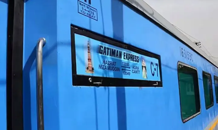 From Delhi: Same Day Agra Tour by Gatimaan Express