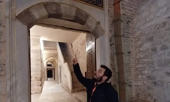 Topkapi Palace with Harem Walking Tour with Guide