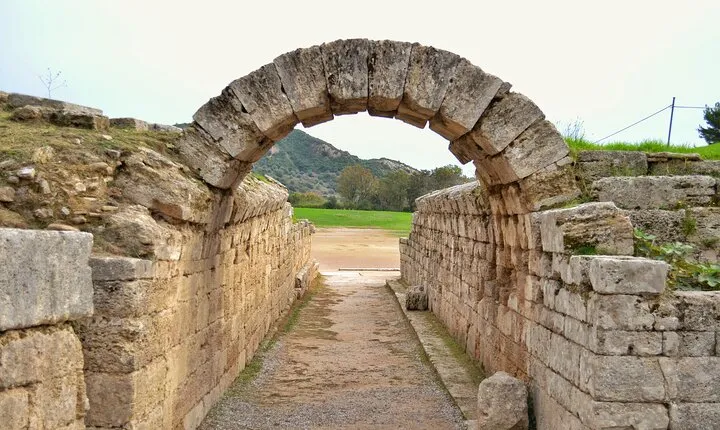 Private Day Trip to Corinth Canal and Ancient Olympia from Athens/Pireaus