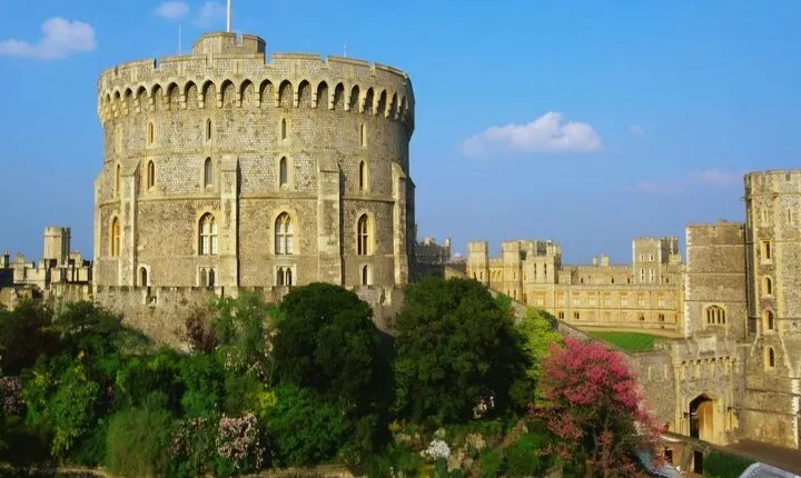 Stonehenge with Windsor Castle and Bath Private Chauffeur Tour 
