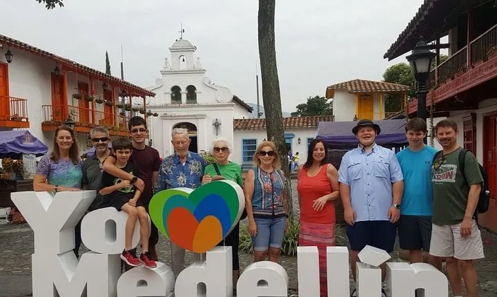 Medellín City Comuna 13 and Arvi Park Full Day Private Tour