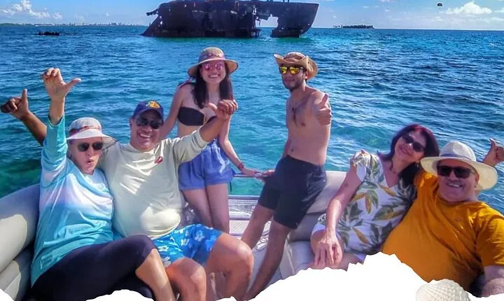 Bahia Tour, visit to the aquarium, bathing stops in San Andres.