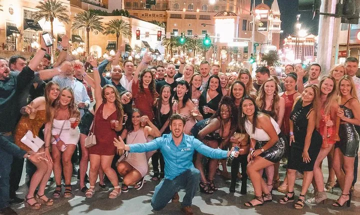 Las Vegas Club Crawl - Party Bus Tour