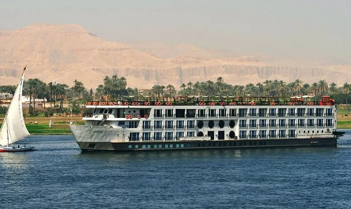 4 Days 3 Nights Nile Cruise Trip From Luxor to Aswan