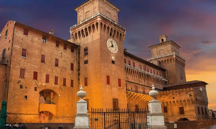 Ferrara Walking Tour with Audio and Written Guide