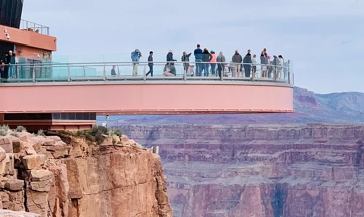 Grand Canyon Tour in Spanish with Skywalk and Hoover Dam included
