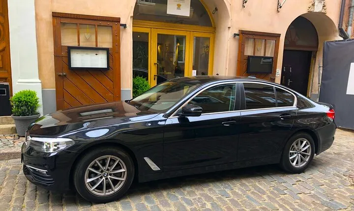 Try find your better than us ! Airport transfer service in Orlando APT-HTL (MCO)