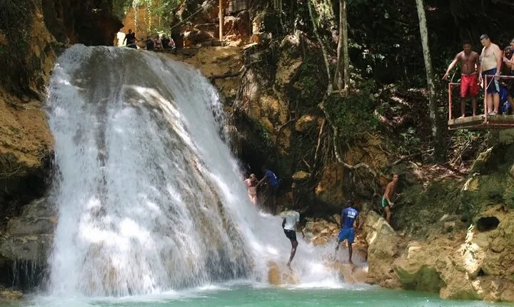 Private Tour of Blue Hole in Ocho Rios from Montego Bay