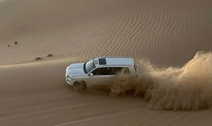 Abu Dhabi: 4-Hour Morning Safari with Camel Ride & Sand boarding