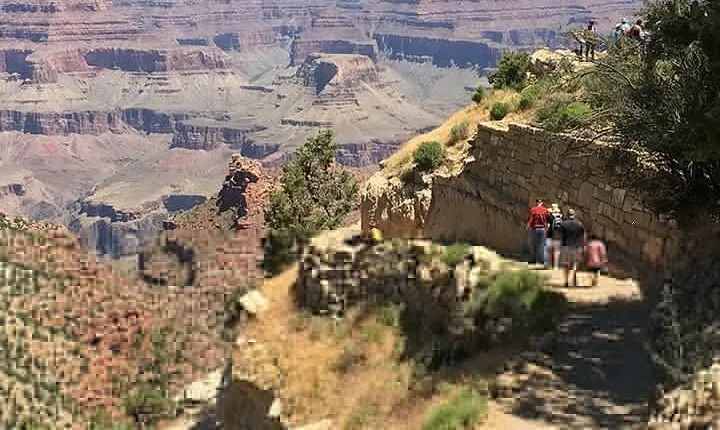 Grand Canyon Hike with Sedona and Flagstaff Hotel Pickup