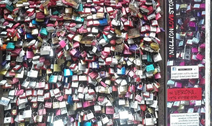 Make your Romantic Proposal in the City of Love