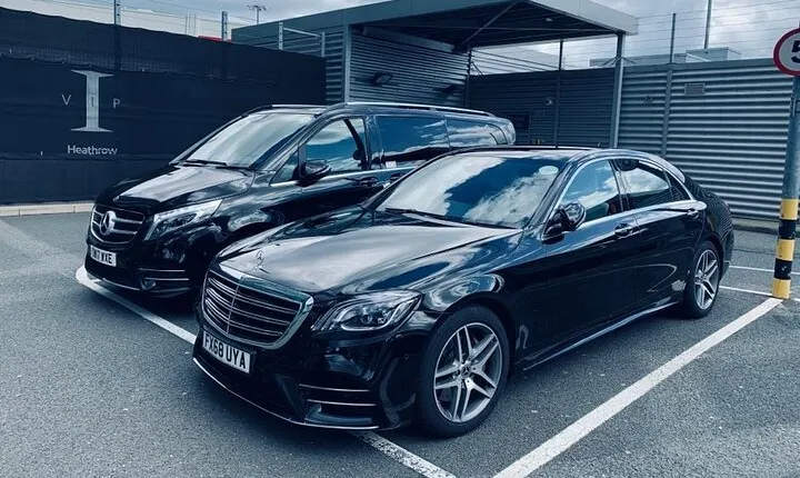 Private Full Day Tour from London City to Stonehenge and Bath