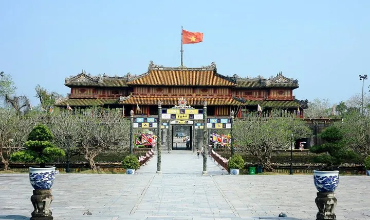 Hue full day tour from Hoi An city 