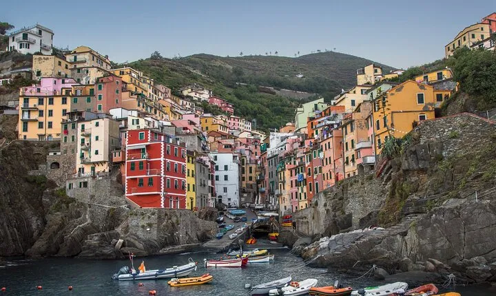 Guided Day Tour on Private Boat to Cinque Terre private boat