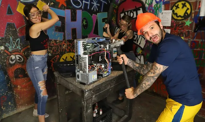 Fremont Street Smash Room: Rage & Destroy Experience