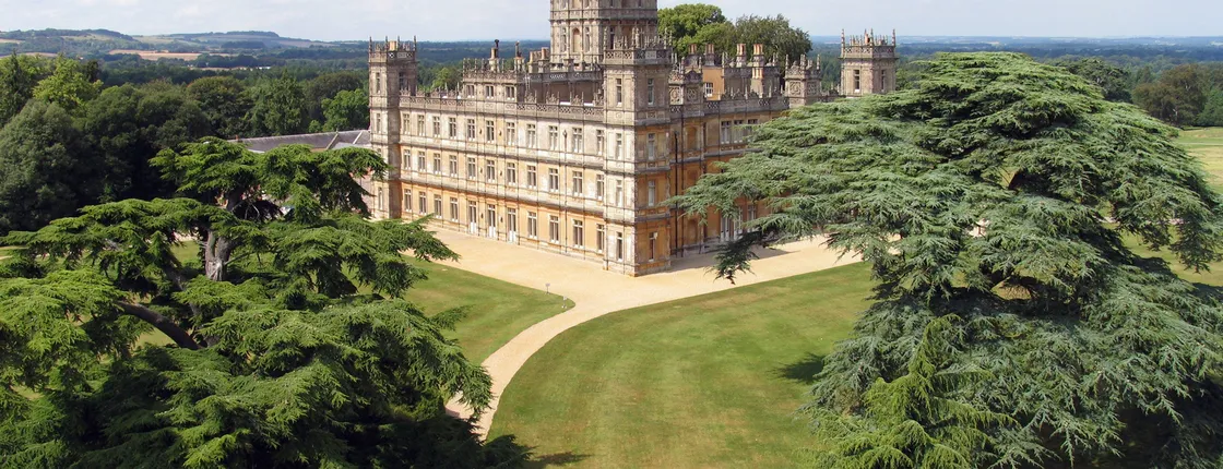Downton Abbey and village small group tour from London