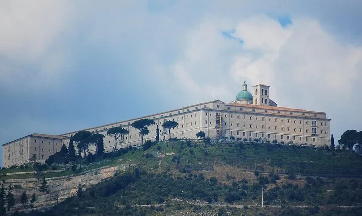 Montecassino Abbey Fullday from Rome