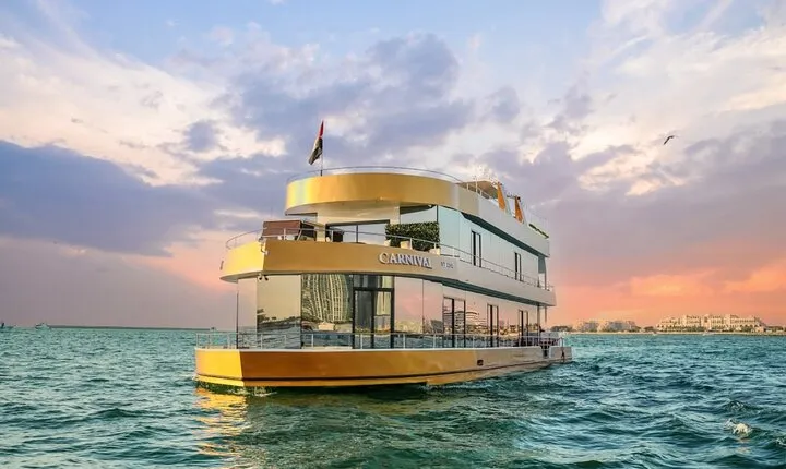 Carnival Cruise Tour with Dinner and Drinks in Dubai