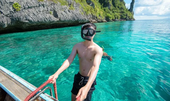 Phi Phi Island Tour : Private Long-Tail Boat Charter from Krabi