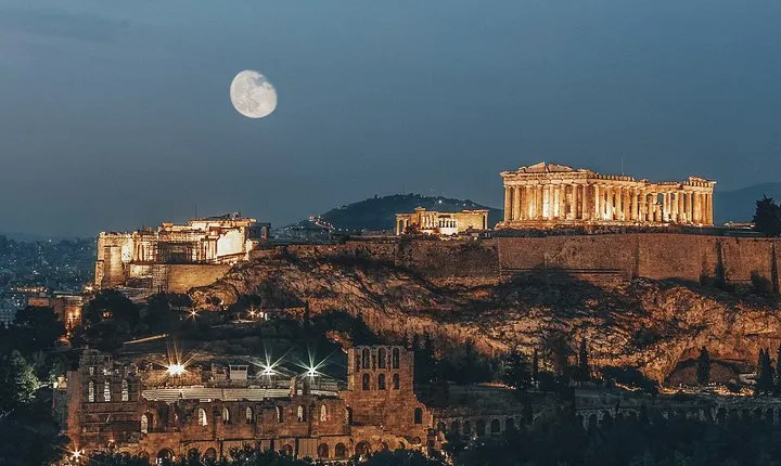 Athens: Most Instagrammable Photo Ops with Private Photo Expert