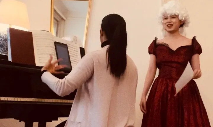 Singing Mozart with Mozart Costume in Vienna