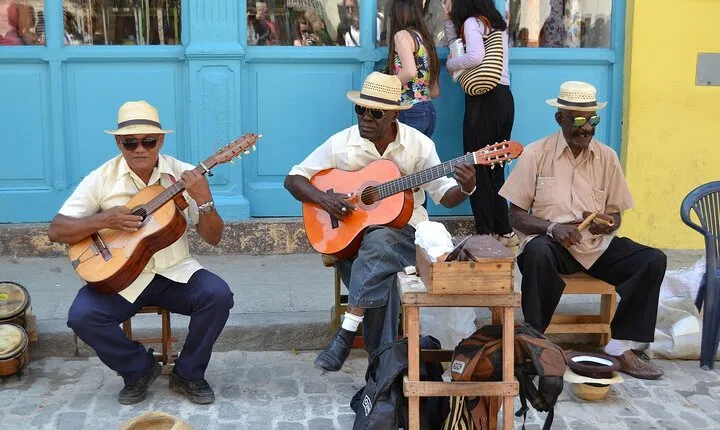 Miami City Tour & Celebrity Homes Cruise+Cuban Coffee Experience