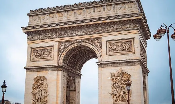 Arc de Triomphe Entry Tickets with Rooftop Access