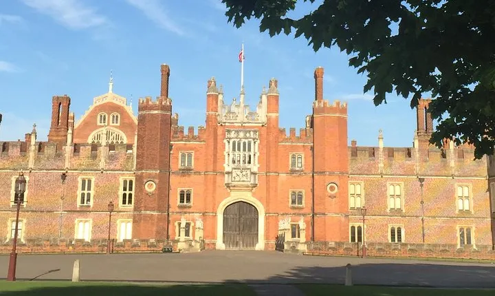 Hampton Court Palace Grounds Bike Tour