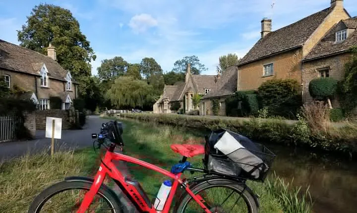 Cotswolds One Day Guided Cycle Tour - Private Groups
