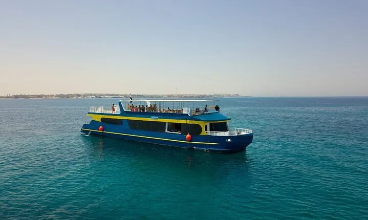 Hurghada: 2 Hours Semi-Submarine Snorkeling Trip with Transfer