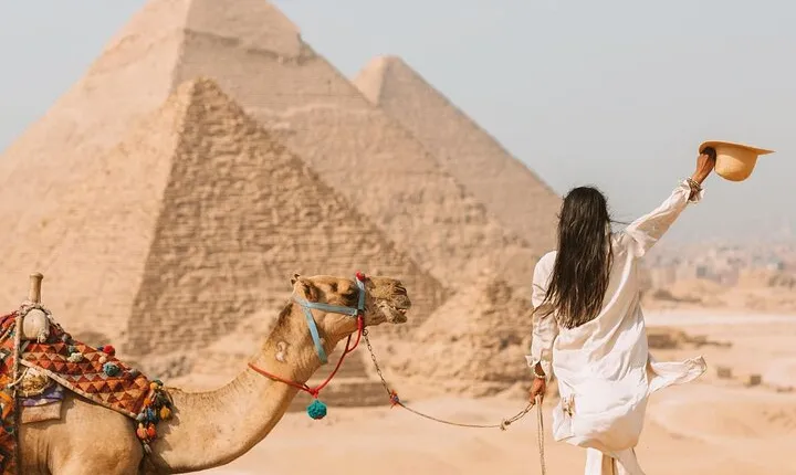 Private Tour Giza Pyramids, Egyptian Museum and local Bazaar from Giza or Cairo