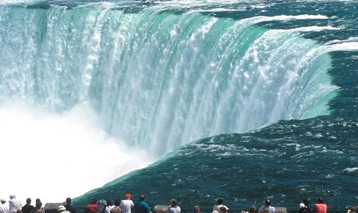 Low Cost:-Private Transfer: Niagara Falls Canada to Toronto Pearson Airport